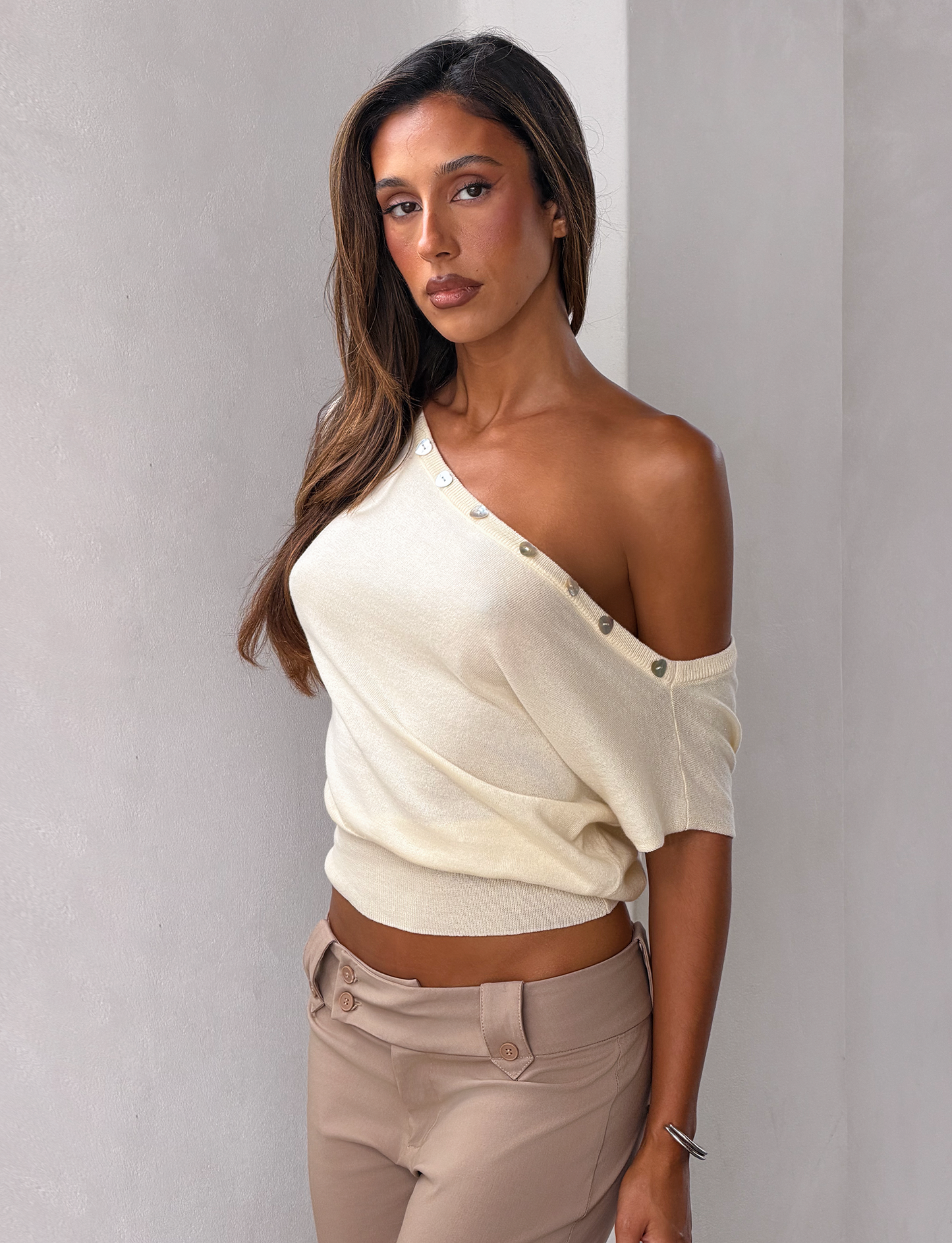 TYLA SLEEVELESS KNIT TOP - CREAM